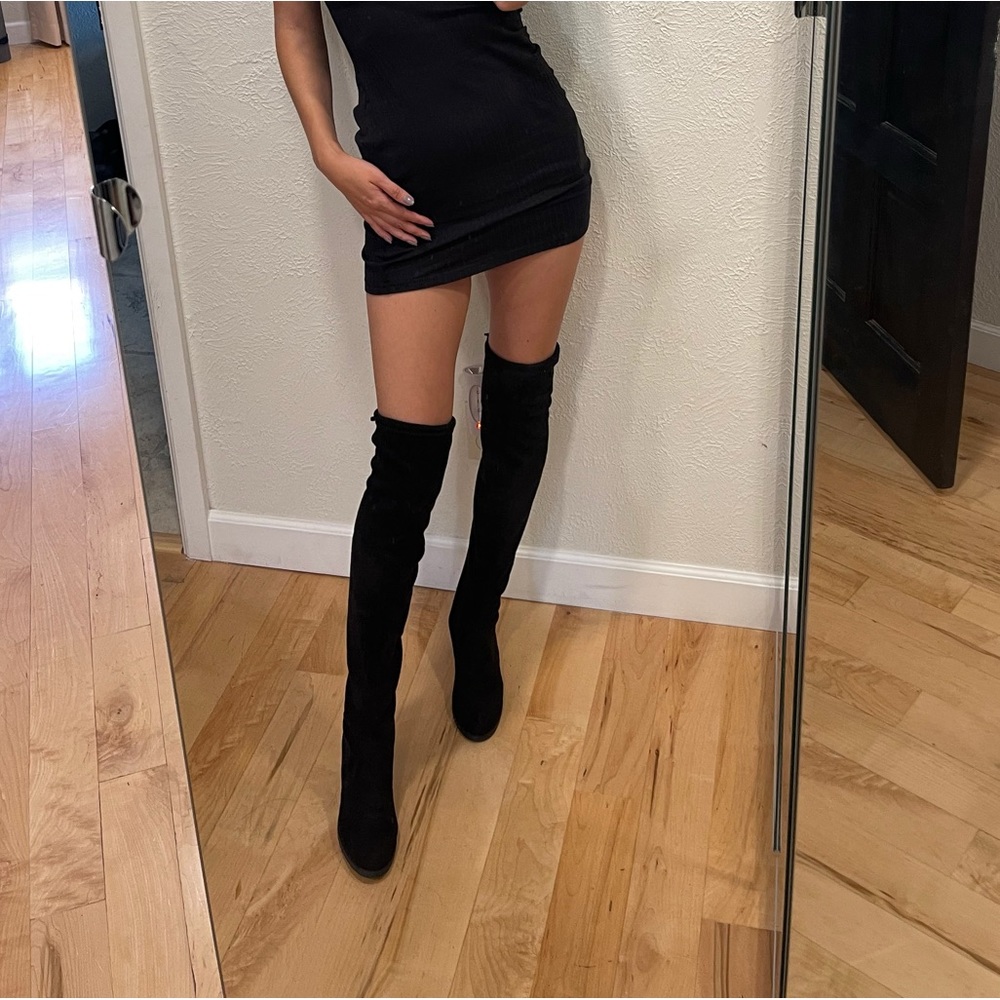 Over the knee suede black boots